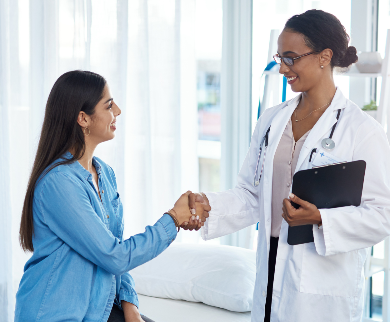 doctor-woman-handshake